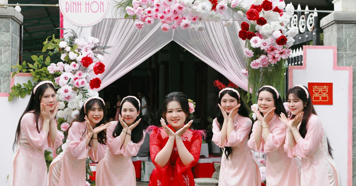 Best Traditional Engagement Dress Ideas